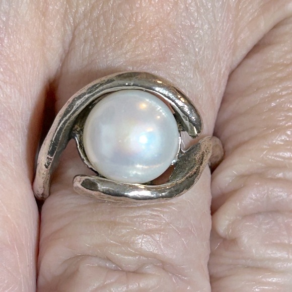 Silpada Silver Ring with Large Round Pearl - Picture 1 of 5